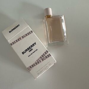 Burberry Her perfume 🩷🎀